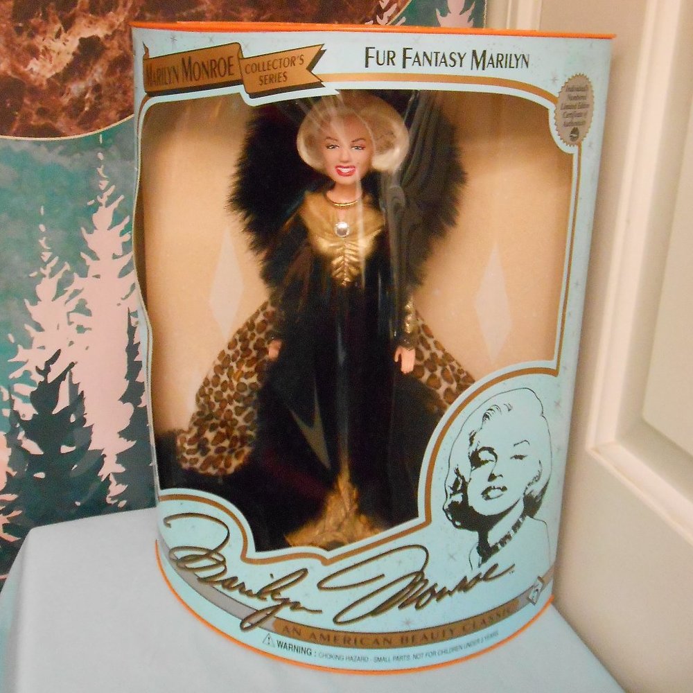 Marilyn Monroe Collector's Series Fur Fantasy Doll Limited Edition Numbered New